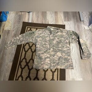 US Army Combat Uniform Coat Medium Short Camo NATO Size: 6070/9404